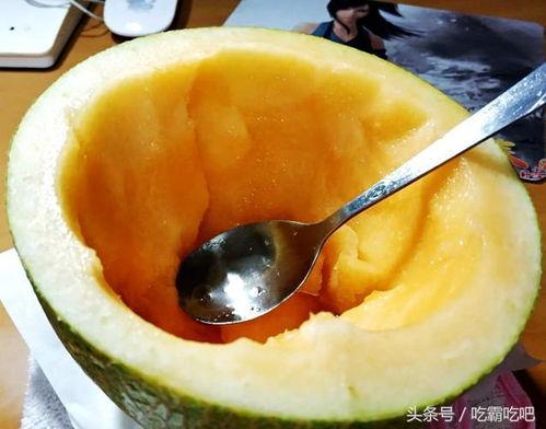 用勺子怎么吃哈密瓜视频,哈密瓜新吃法视频教程