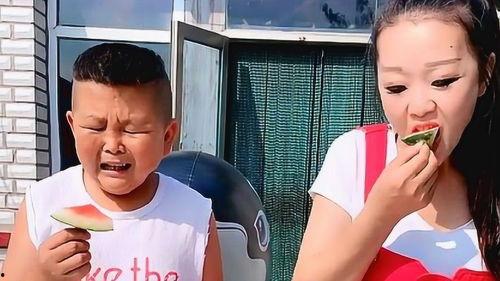 一个人看吃瓜视频怎么看,揭秘吃瓜视频背后的娱乐真相