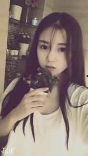 主播吃蜜瓜视频在线观看,主播现场直播甜蜜美味，网友直呼过瘾