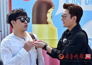 花样男团吃瓜组视频,揭秘幕后吃瓜瞬间，笑料百出！