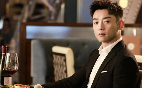 郑恺吃瓜初遇视频播放,揭秘明星幕后趣事