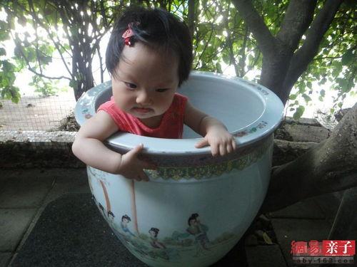 小孩搞笑吃瓜视频大全,搞笑吃瓜瞬间，萌娃欢乐集结号