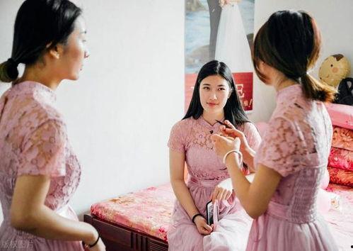 前女友坐下吃瓜视频,一场关于瓜田的甜蜜回忆