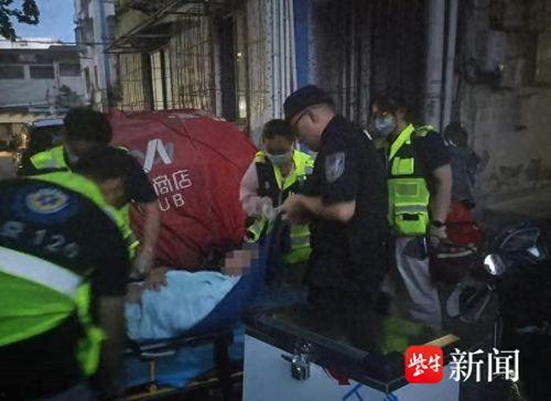 男子吃瓜民警飙戏被打视频,一场网络热传的警民冲突