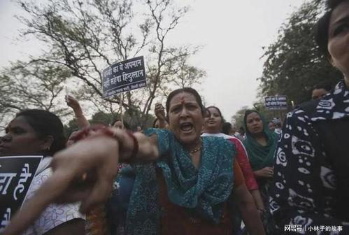 印度吃瓜群众帮忙视频,吃瓜群众视频引发热议