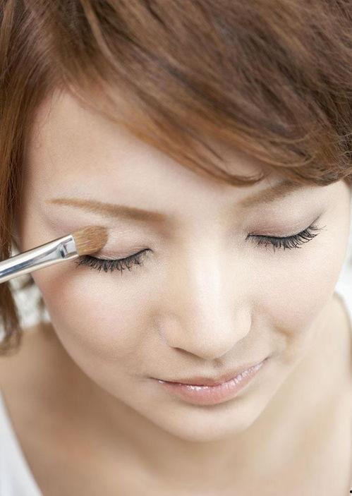 化妆吃瓜视频素材下载,吃瓜化妆两不误，揭秘化妆吃瓜新潮流