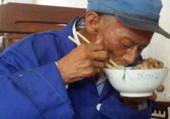 青海大爷吃瓜视频大全下载,吃瓜视频大全下载，笑料横生！