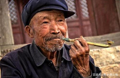 老爷爷吃老汉瓜视频,老爷爷与老汉瓜的温馨互动瞬间