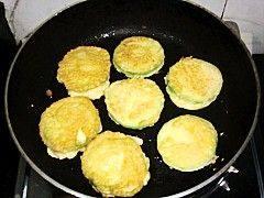 韩国人吃角瓜饼视频大全,角瓜饼风味盛宴视频大盘点